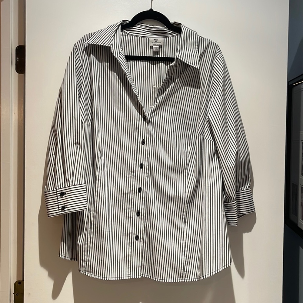 NWT Black & White Striped V-Neck Button Down Shirt